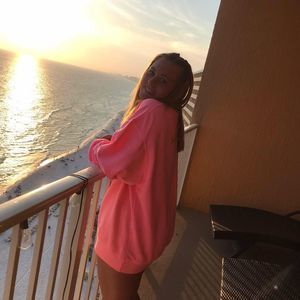 Meet your Posher, Danae